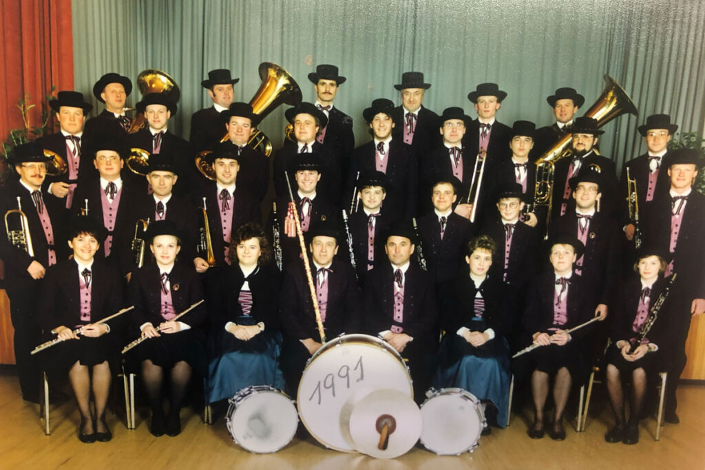 1991 Neue Violette Tracht Musikverein Kirchschlag