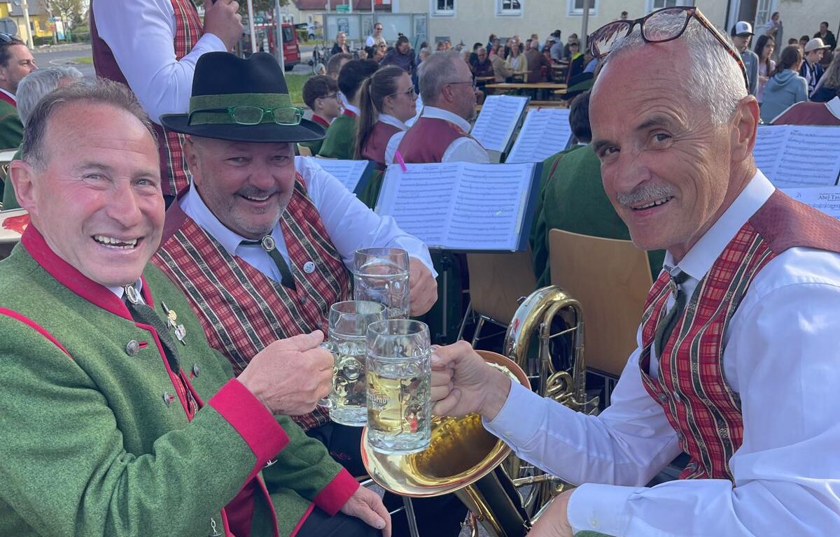 Maibaumaufstellen